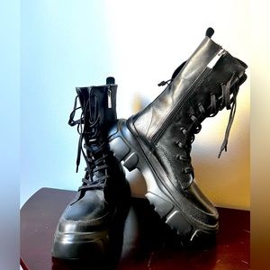 Zara low heel lug sole lace boots. Size EU 9/ 8 US